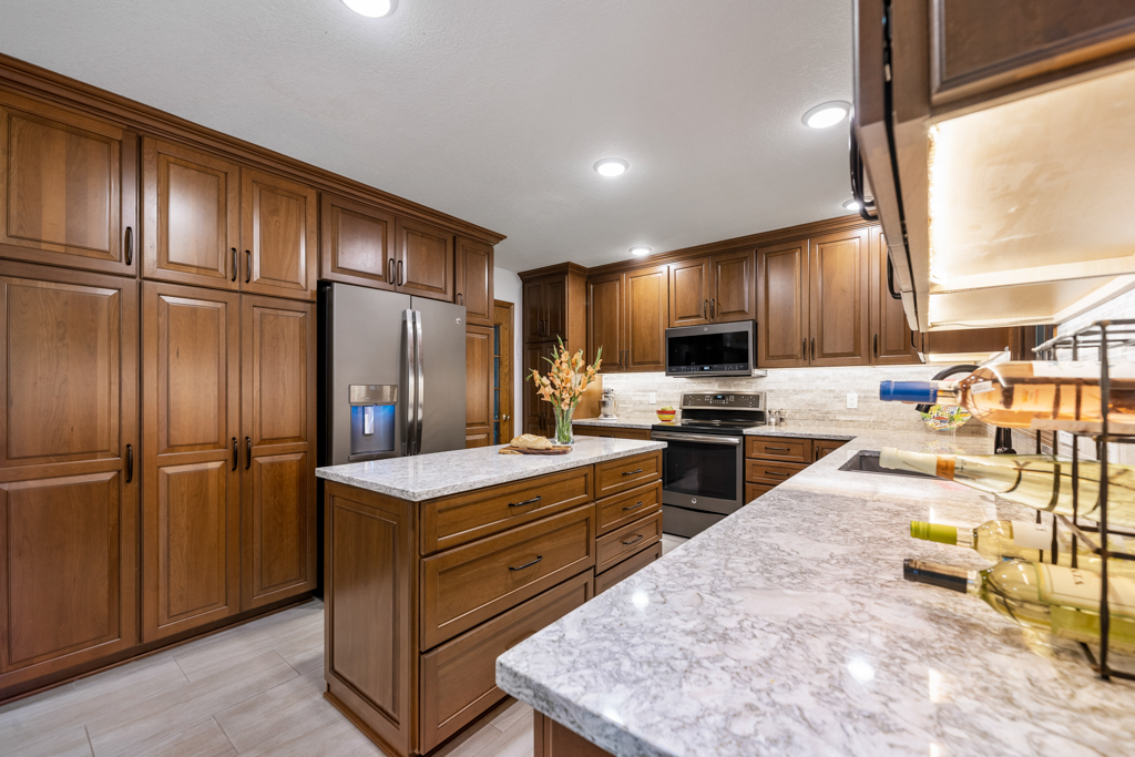 Kitchen Urbandale Traditional Overview