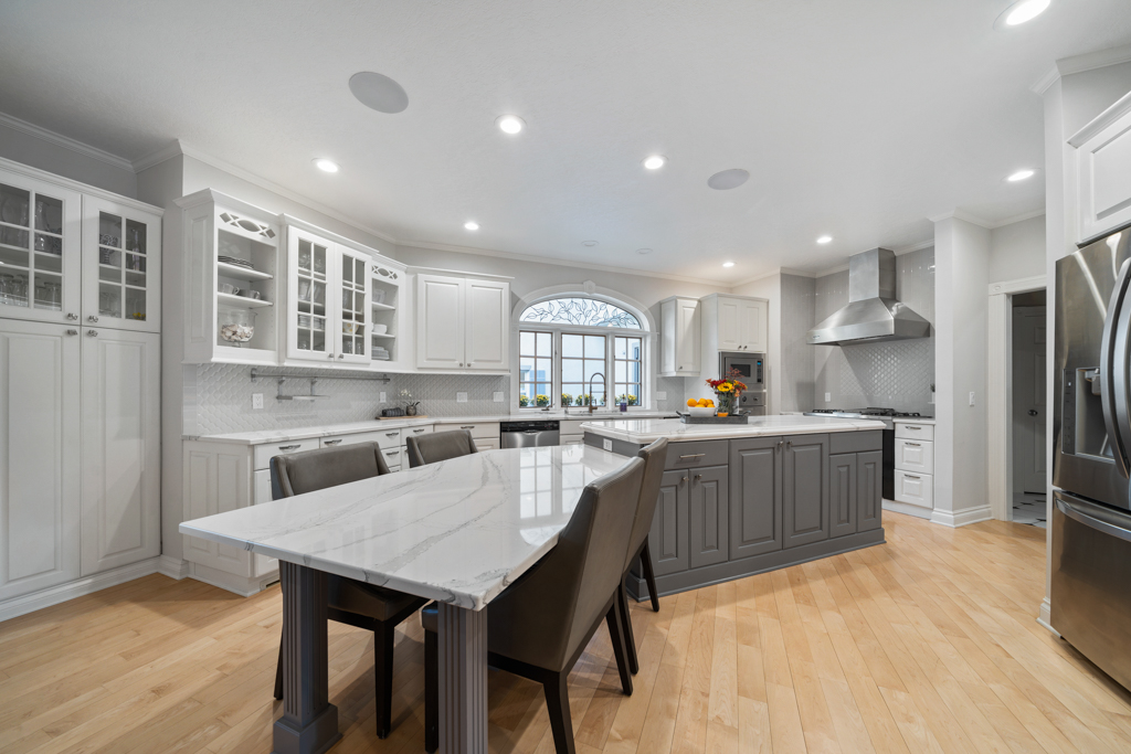 West Des Moines Classic Modern Kitchen Remodel