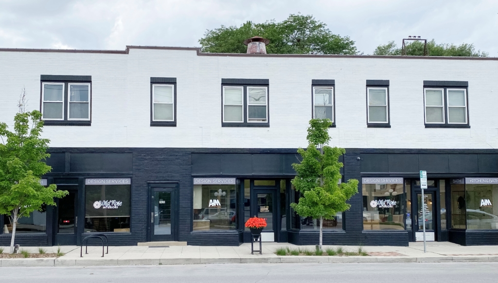 Beaverdale storefront for AIM Kitchen and Bath - Des Moines remodeling contractors